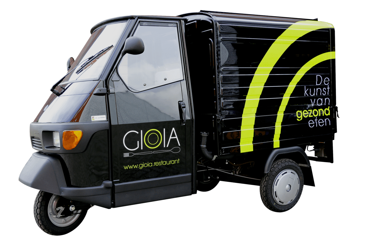 Studio Beed Reclame verzorgt al uw XXL-printwerk. Wij maken alles op groot formaat. Banners, doeken, wanden behang, gevelbelettering. Freesletters, licht reclame, LED reclame, logo's en autobelettering.