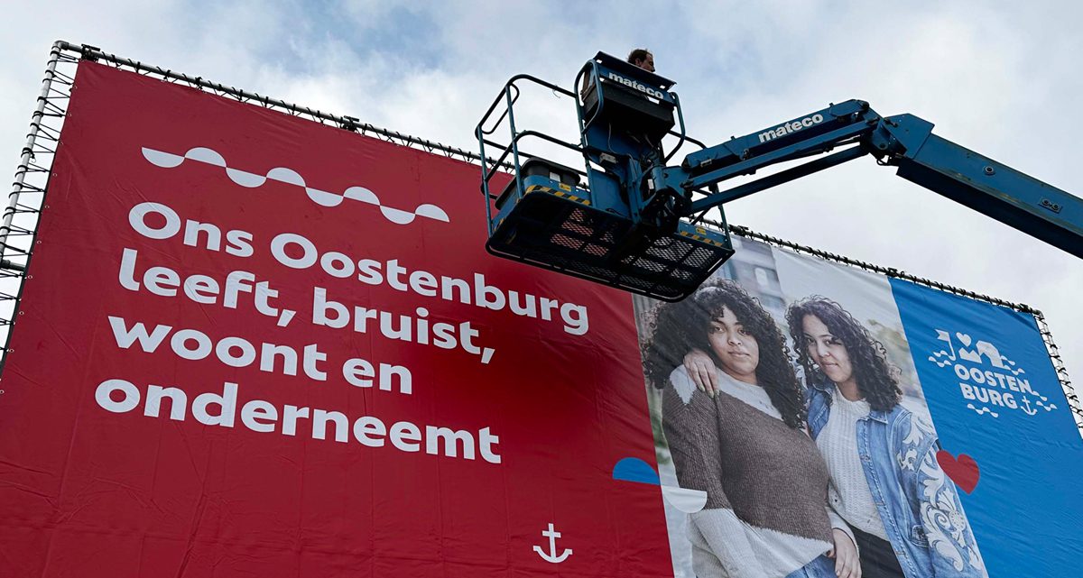 Studio Beed Reclame verzorgt al uw XXL-printwerk. Wij maken alles op groot formaat. Banners, doeken, wanden behang, gevelbelettering. Freesletters, licht reclame, LED reclame, logo's en autobelettering.